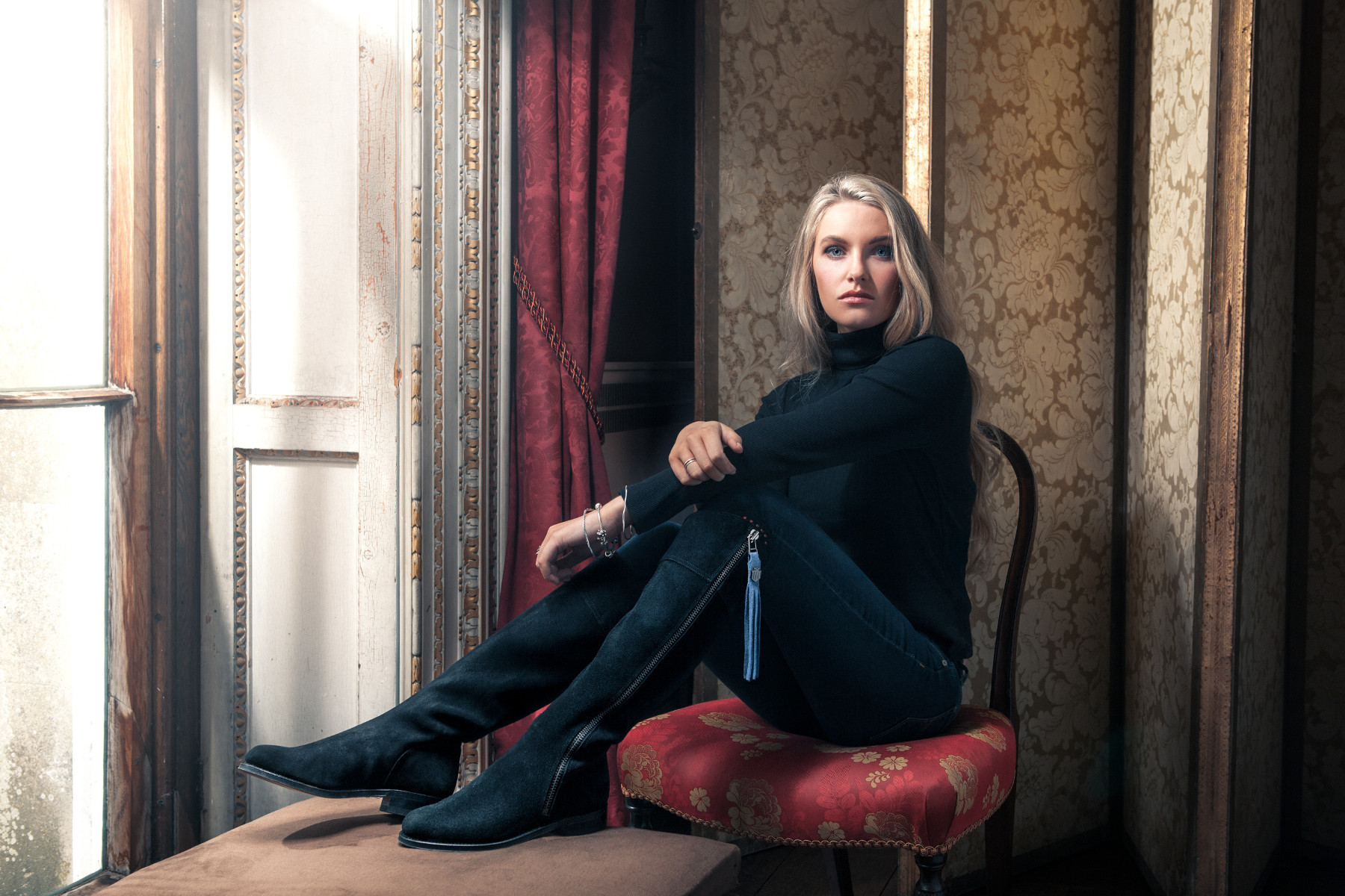 Fashion and Beauty Hair and Make-up by Sarah Swain, Image copyright Stephen Rainer, Life in Images Photography